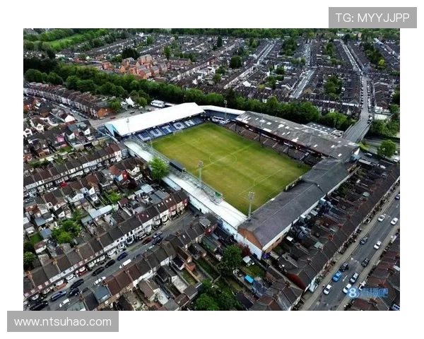 卢顿俱乐部崛起之路：从英格兰足球小镇到英超强队的传奇旅程