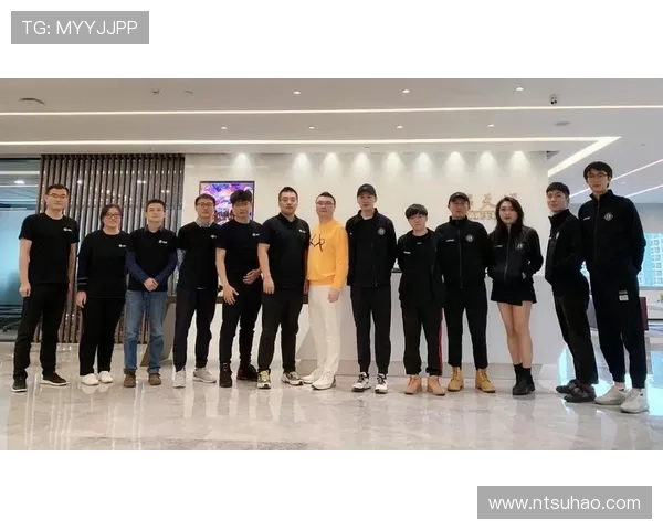 《全球电竞赛事竞争愈加激烈 新兴战队崛起挑战传统强队地位》