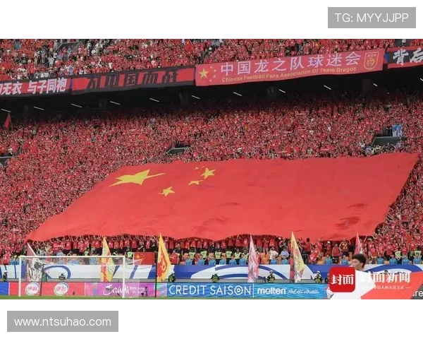 中国足球队迎战亚洲劲旅，争夺世界杯预选赛关键胜利，球迷热切期待