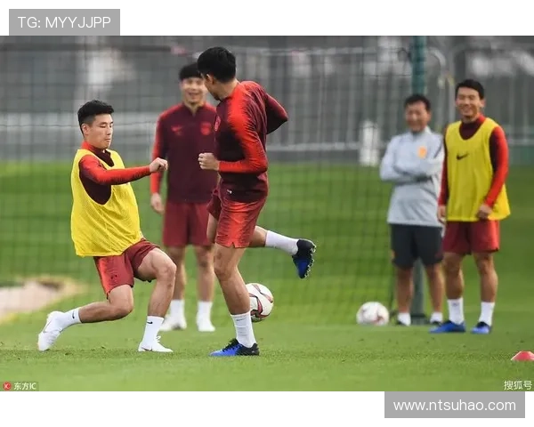 中国足球队备战亚洲杯展望 新帅接手首度亮相 集训备战阵容揭晓